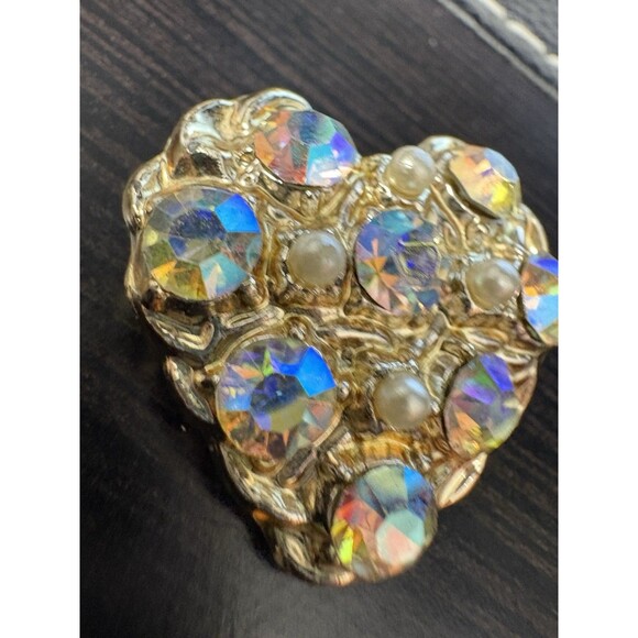 Lovely Crystal Vintage Gold Tone Heart Brooch Pin ~1” - Picture 2 of 7